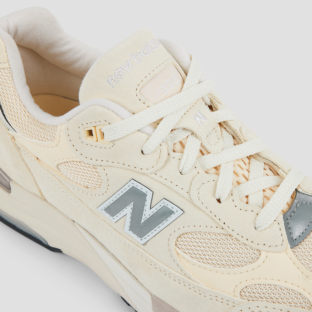 Unisex cipő New Balance U992MC - bézs