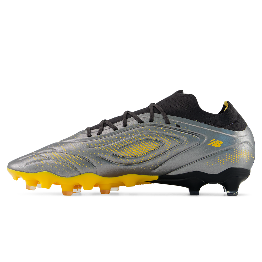 Férfi focicipő New Balance TEKELA TEAM FG V5 UT3FL1SW – ezüst