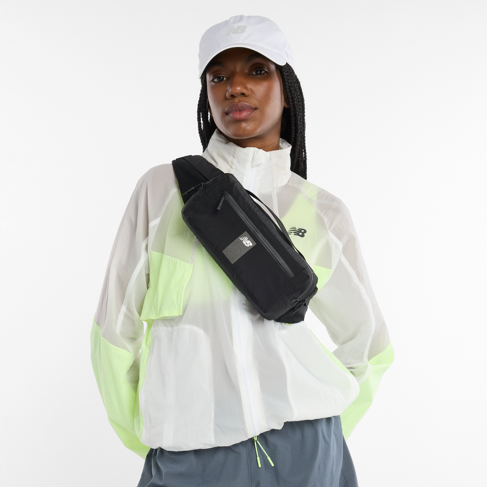 Övtáska New Balance AC8871TBK – fekete