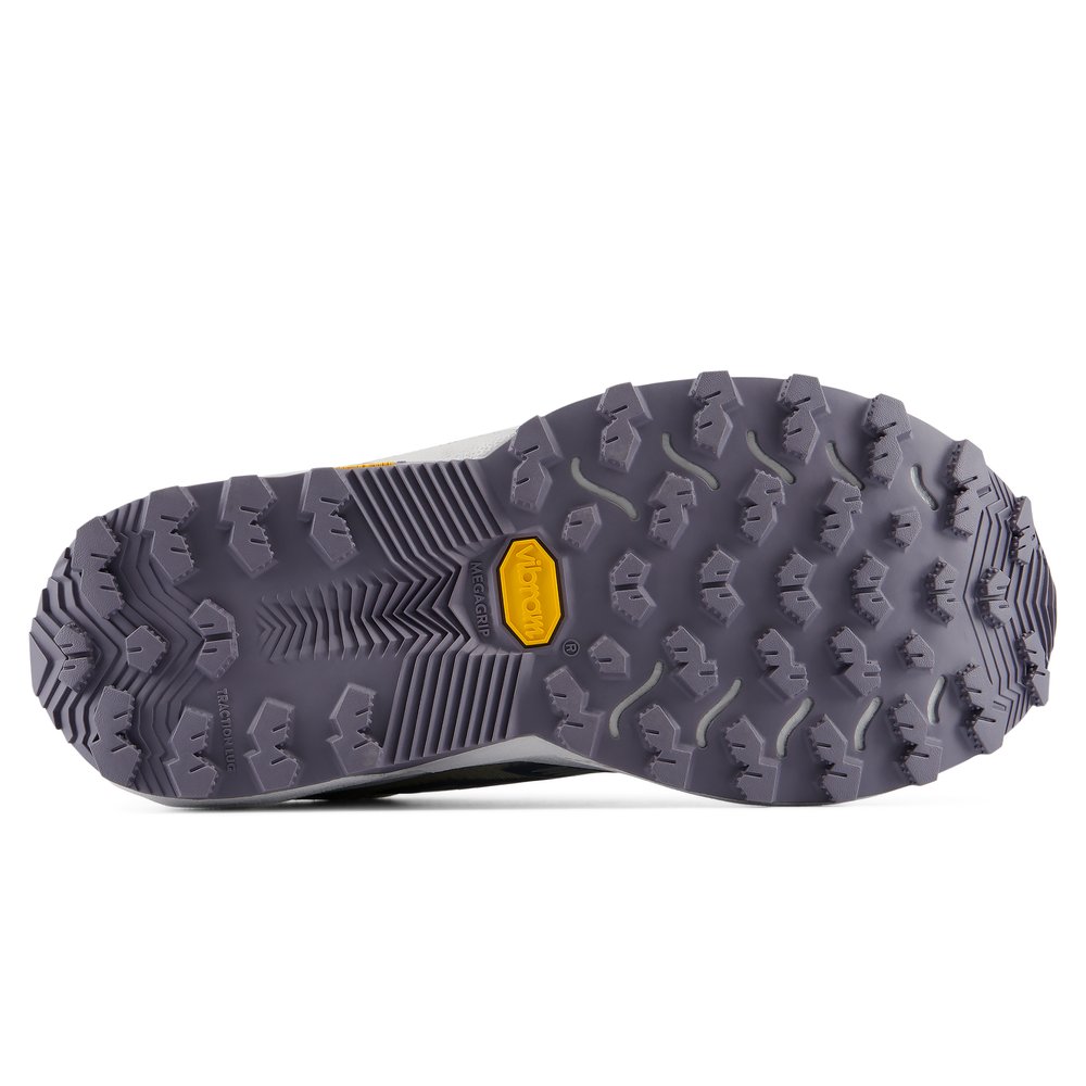 Női futócipő New Balance FuelCell Rebel Rebel Trail WRBT675 – szürke
