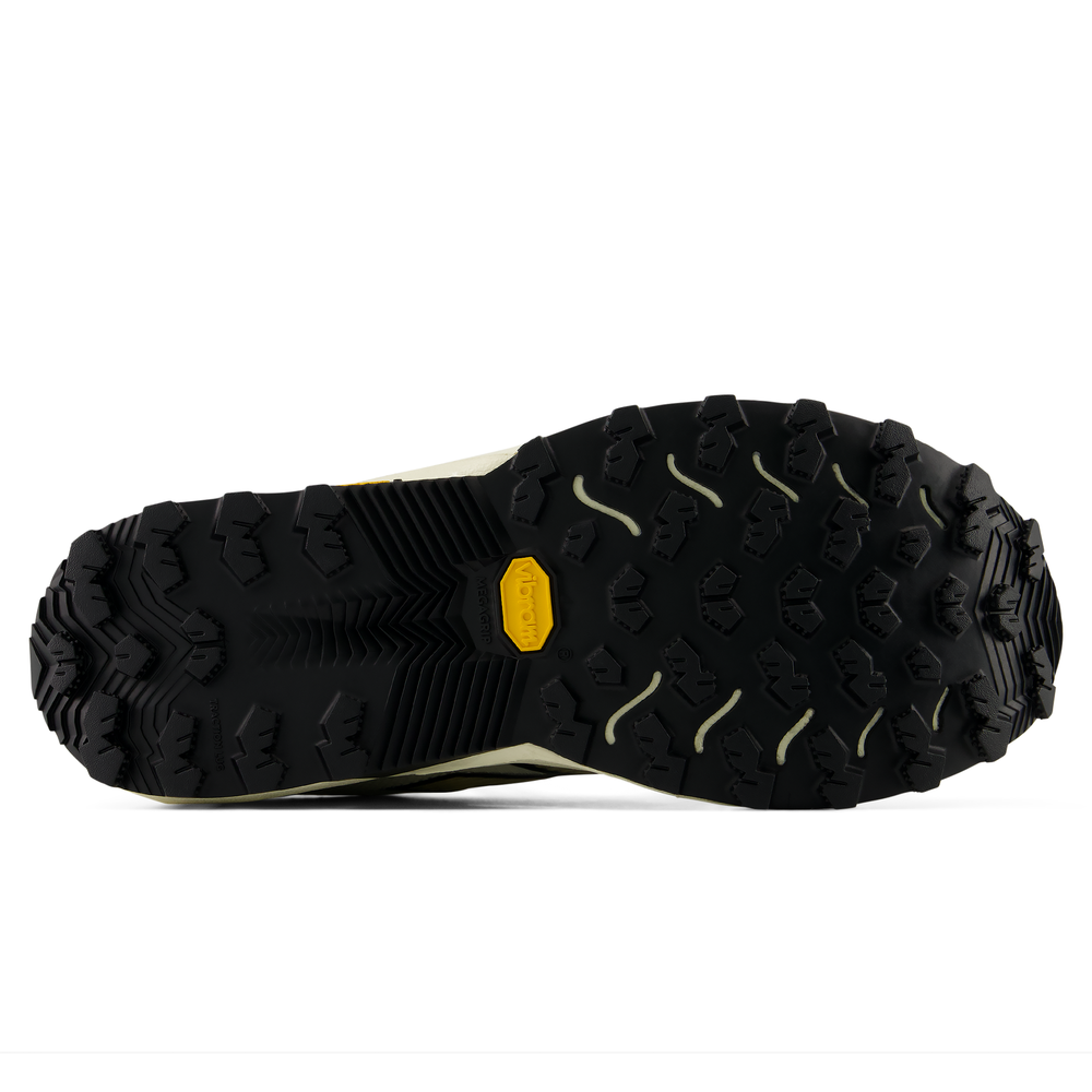 Férfi futócipő New Balance FuelCell Rebel Trail MRBT8VW – bézs