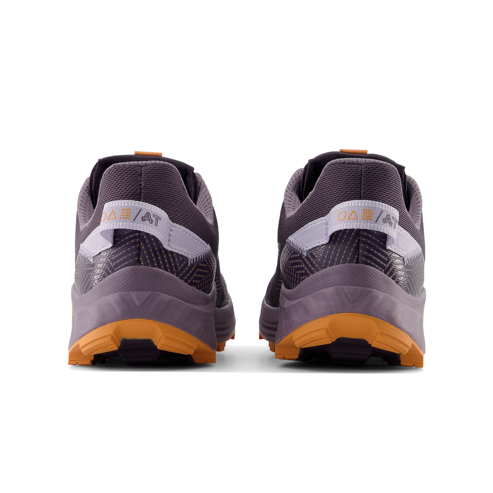 Női futócipő New Balance FuelCell Summit Unknown v4 WTUNKNL4 – lila