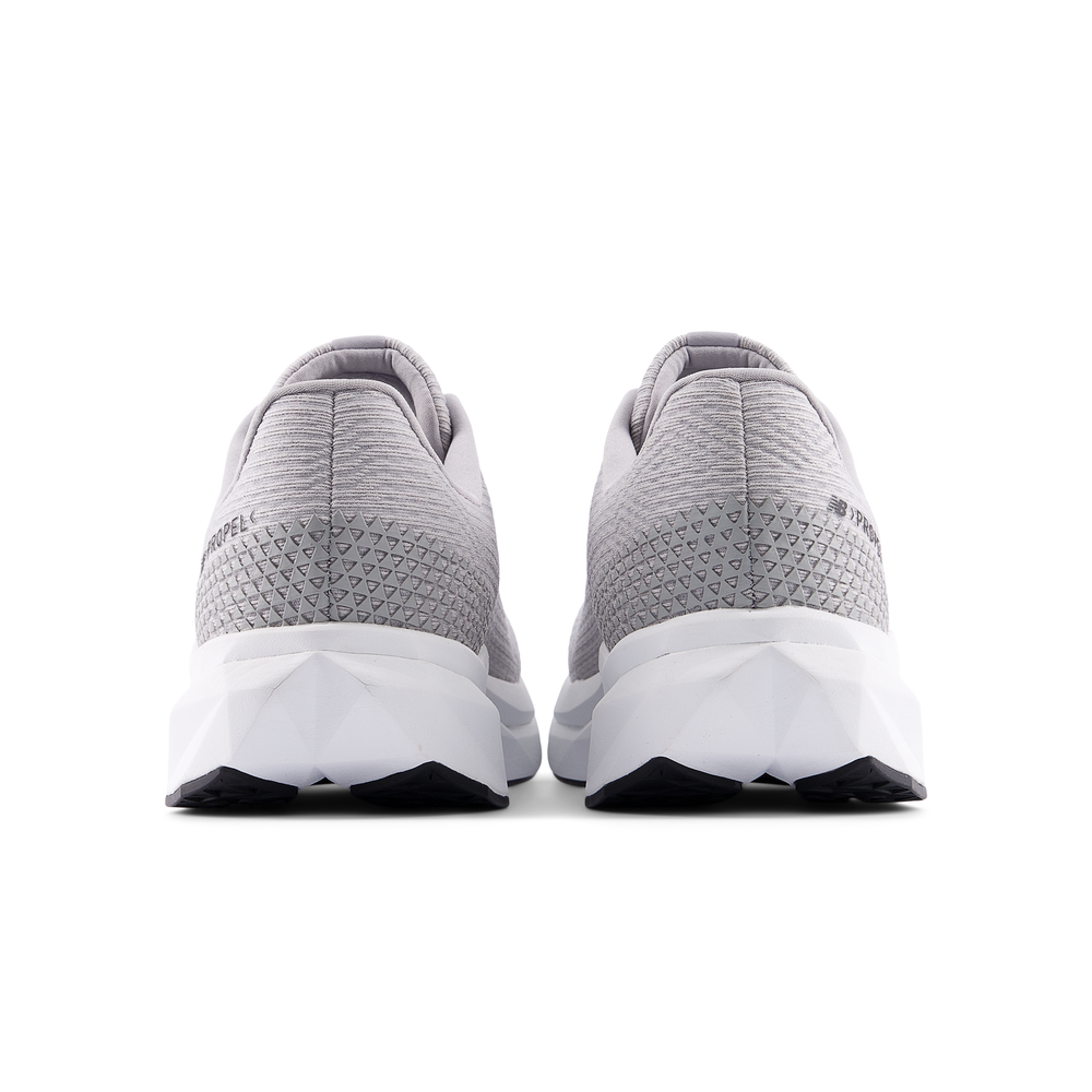 Férfi futócipő New Balance FuelCell Propel v5 MFCPRCV5 – szürke