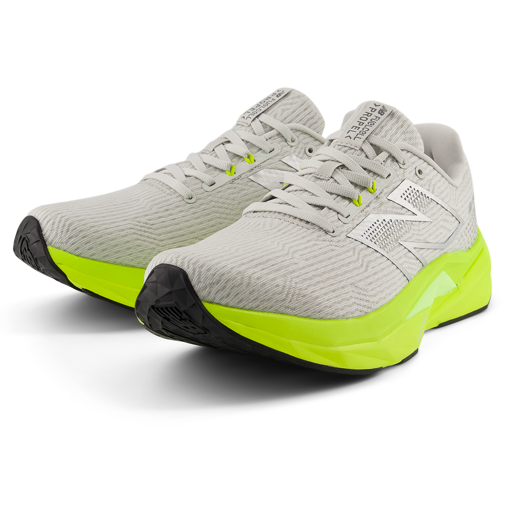 Férfi futócipő New Balance FuelCell Propel v5 MFCPR9N0 – szürke