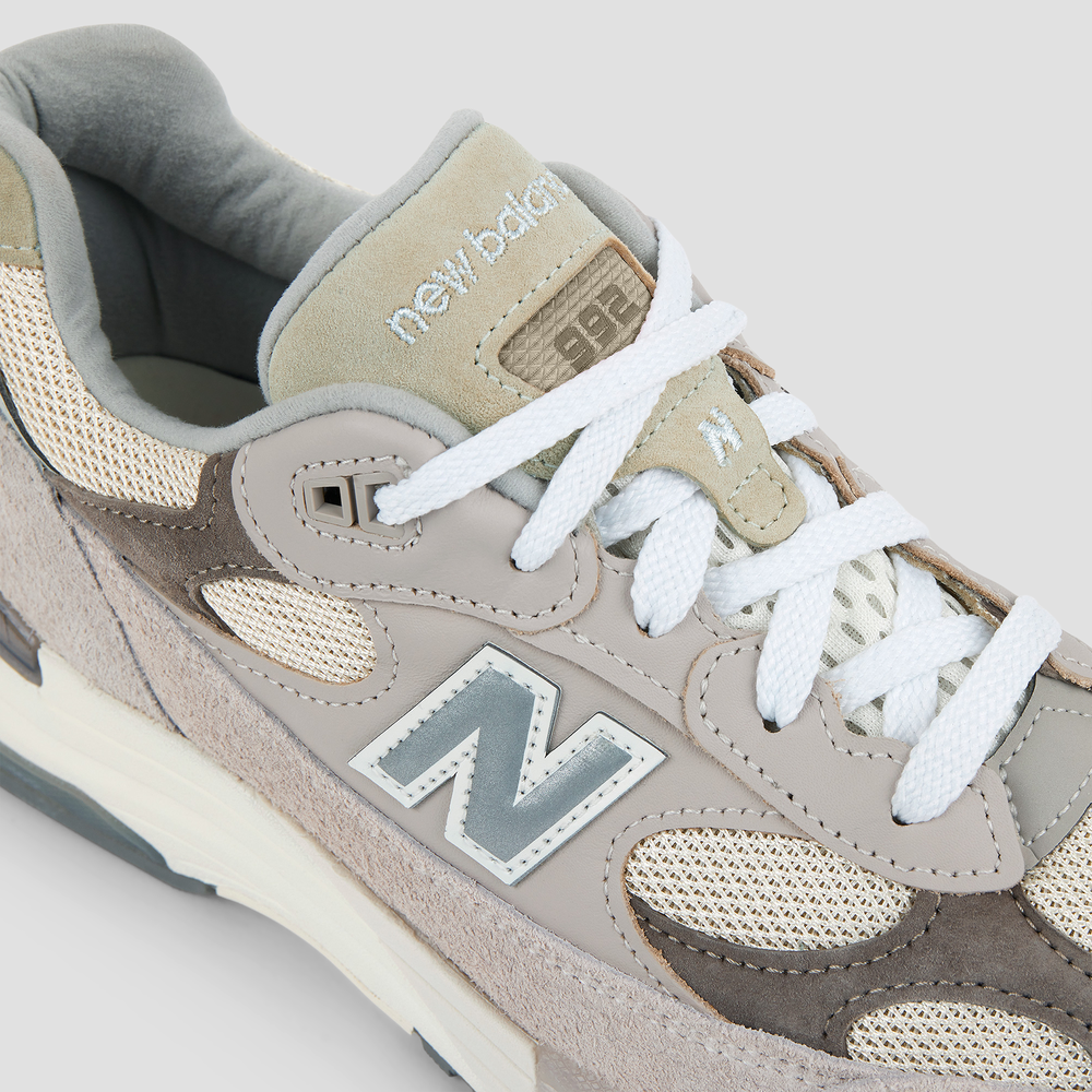 Unisex cipő New Balance U992MM - bézs