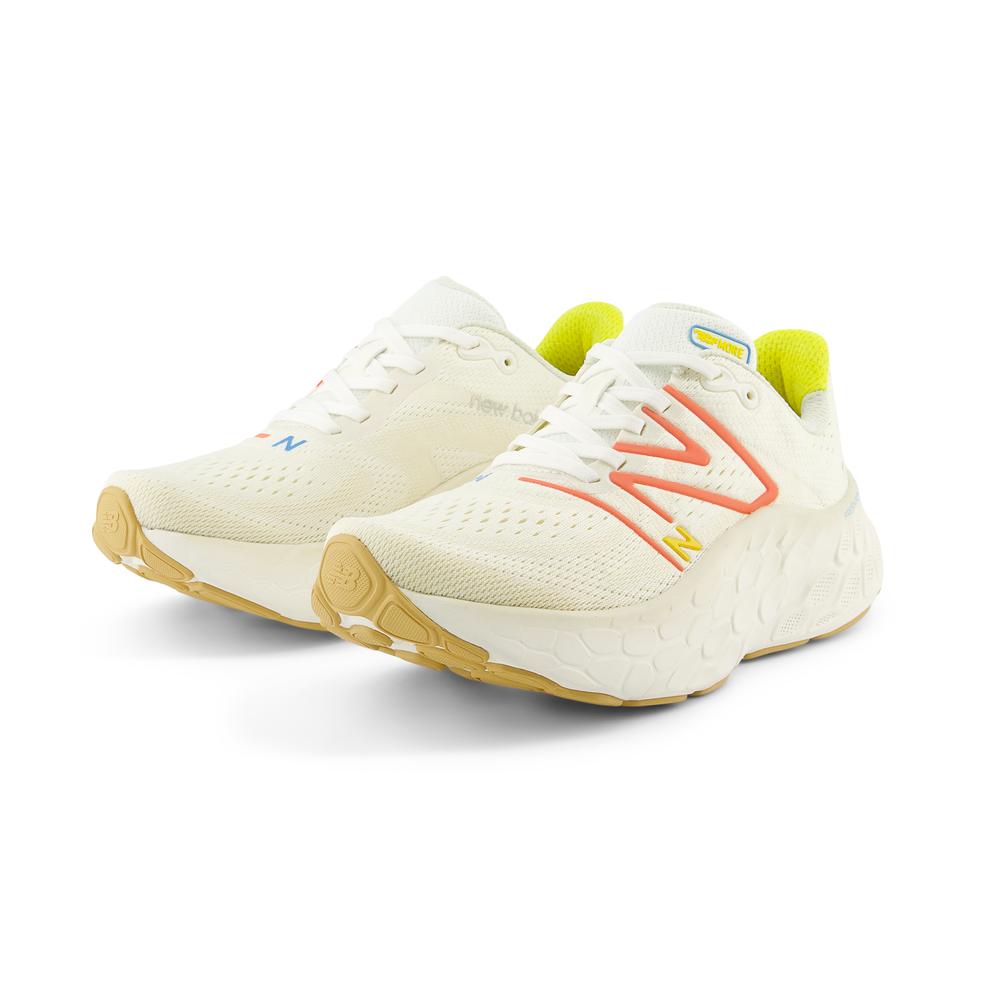 Női futócipő New Balance Fresh Foam X More v4 WMORCF4 – fehér