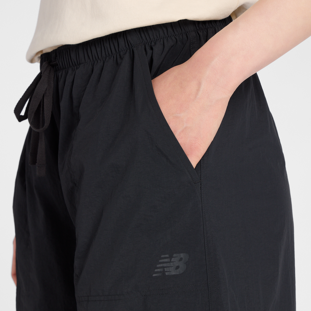 Női nadrág New Balance Cargo – fekete