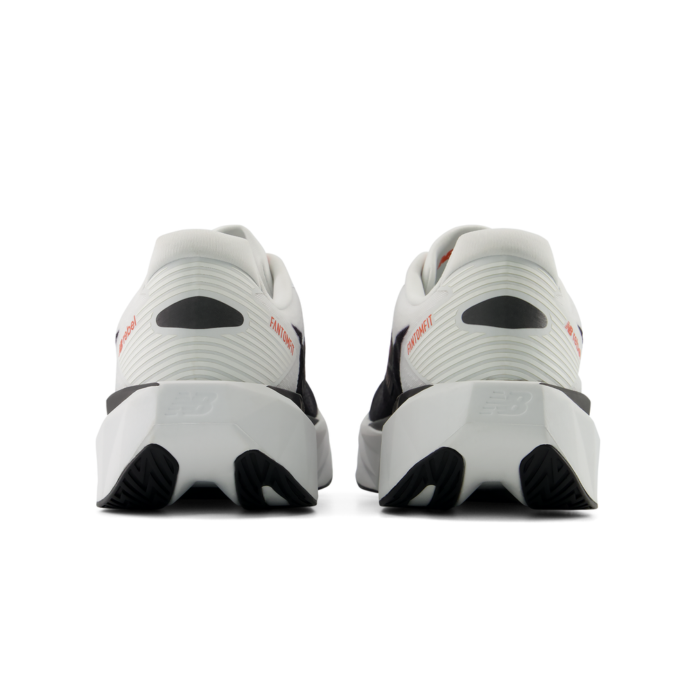 Férfi futócipő New Balance FuelCell Rebel v5 MFCX93C – fehér