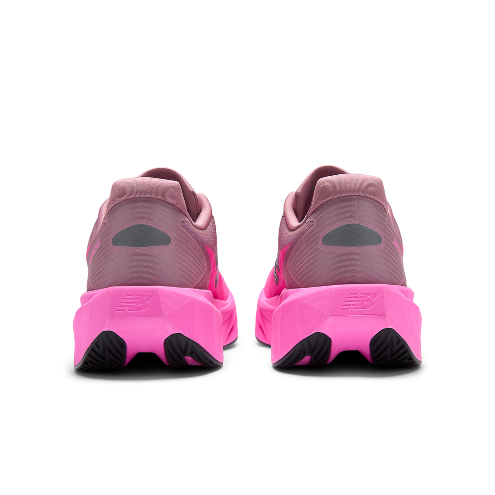 Férfi futócipő New Balance FuelCell Rebel v5 MFCX30X – rózsaszín