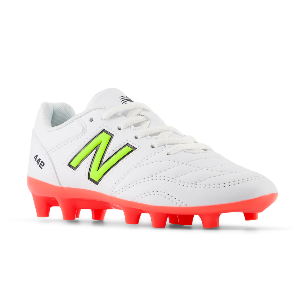 Gyermek focicipő New Balance 442 ACADEMY JNR FG V2 JS43FIB2 – fehér