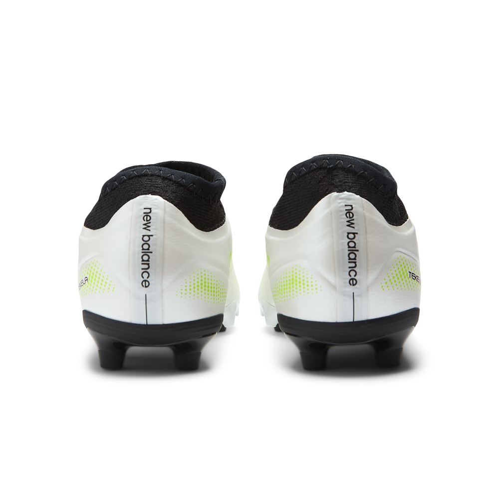 Focicipő gyerekeknek New Balance TEKELA TEAM LOW JNR FG V5 SJT3FSP5 – fehér