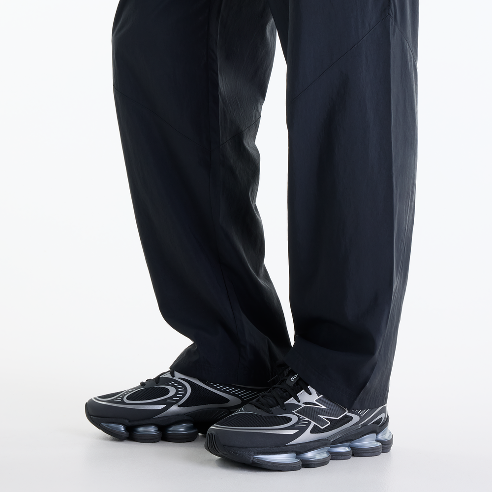 Férfi nadrág New Balance Sport Legacy – fekete