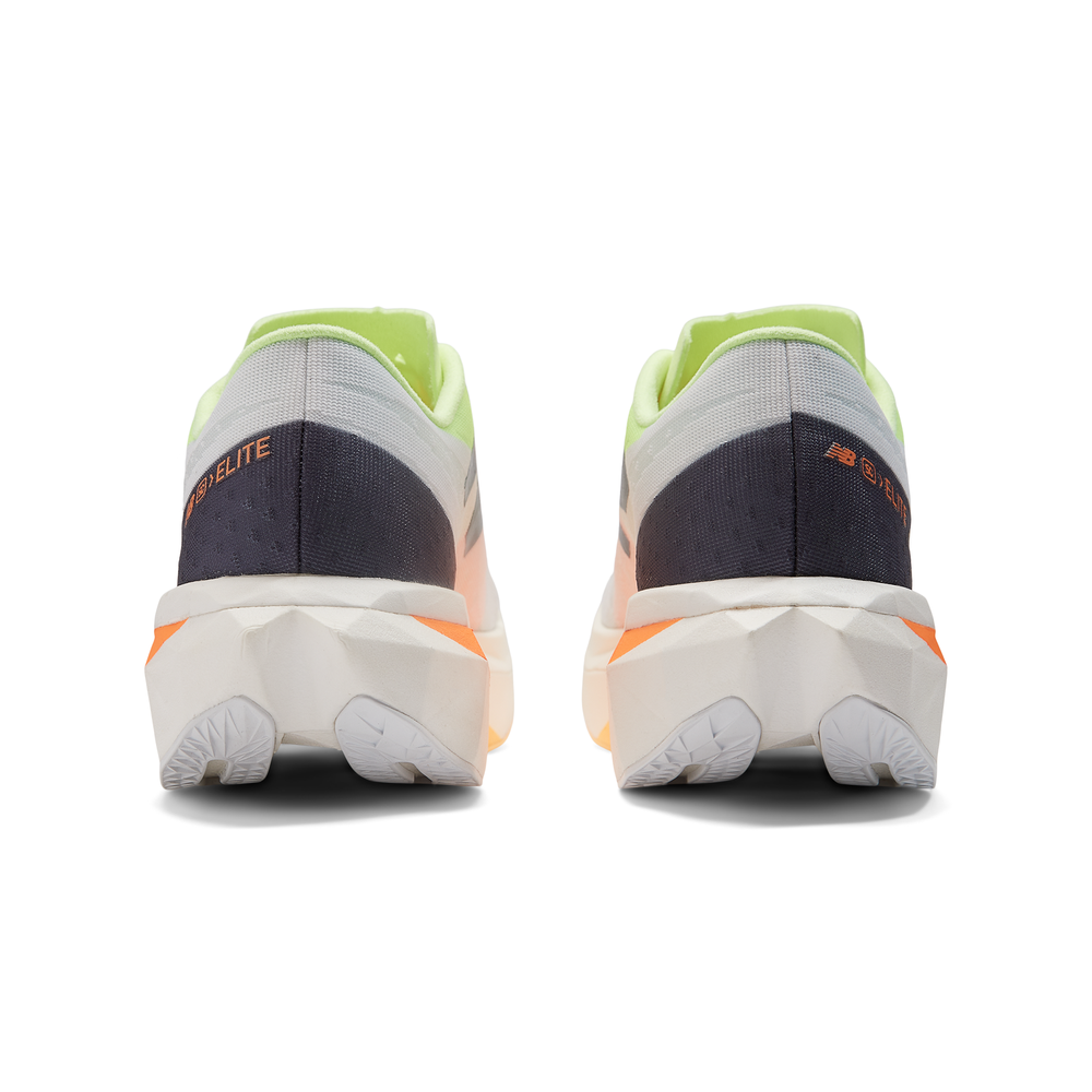 Férfi futócipő New Balance FuelCell SC Elite V4 MRCELLA4 – fehér