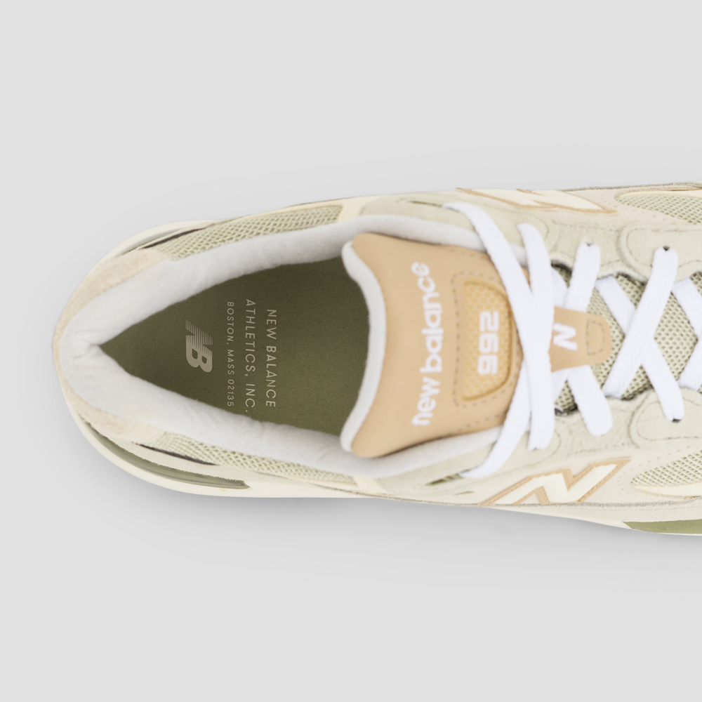 Unisex cipő New Balance U992720 - bézs