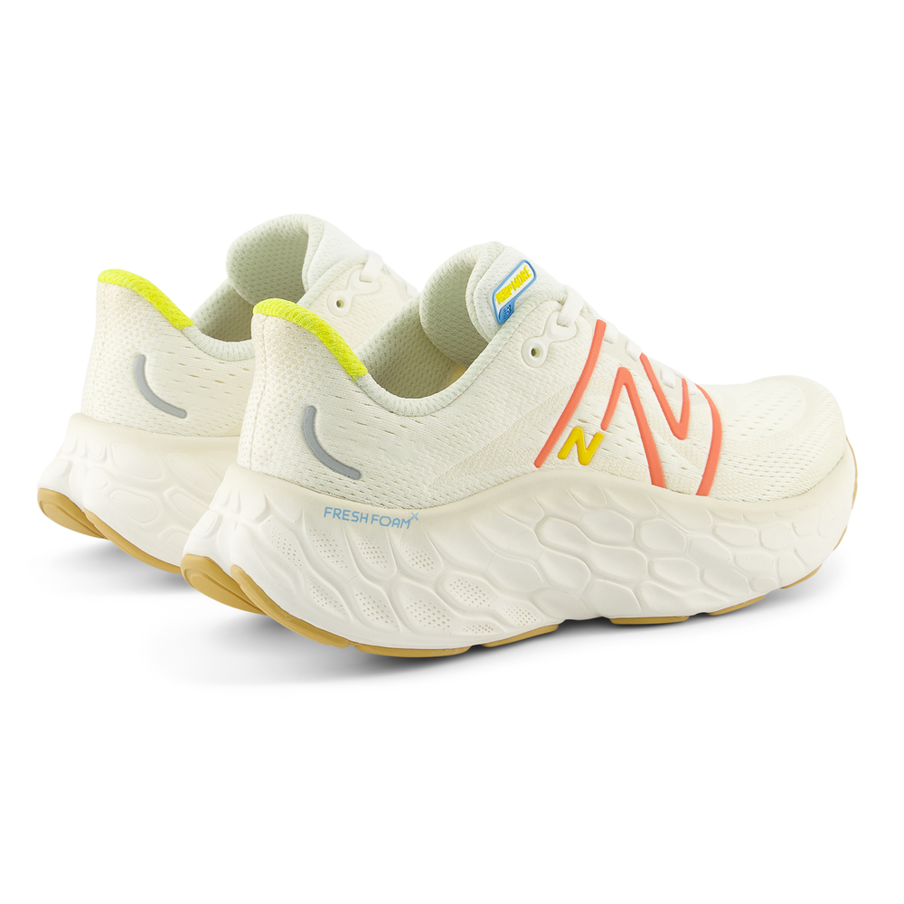Női futócipő New Balance Fresh Foam X More v4 WMORCF4 – fehér