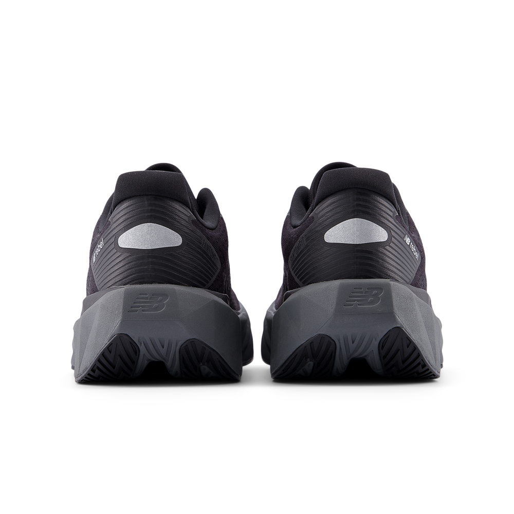 Női futócipő New Balance FuelCell Rebel v5 WFCXLO5 – fekete