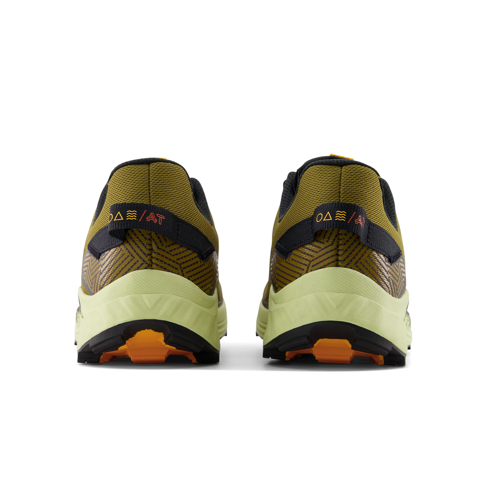 Férfi futócipő New Balance FuelCell Summit Unknown v4 MTUNKNW4 – zöld