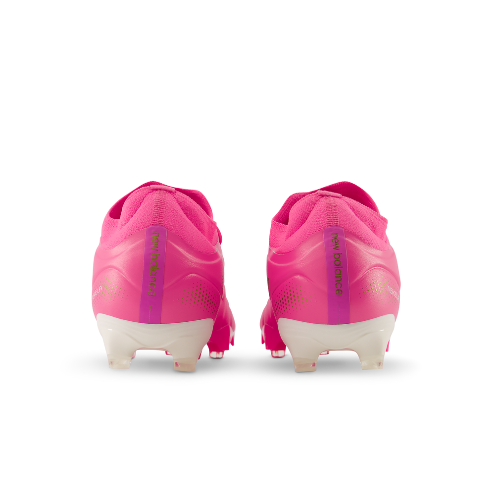 Férfi focicipő New Balance TEKELA TEAM FG V5 UT3FL9J8 – rózsaszín
