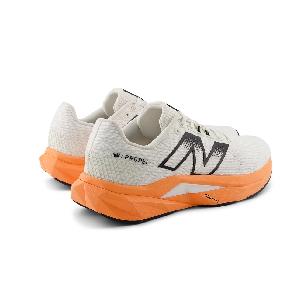 Férfi futócipő New Balance FuelCell Propel v5 MFCPRCG5 – narancssárga