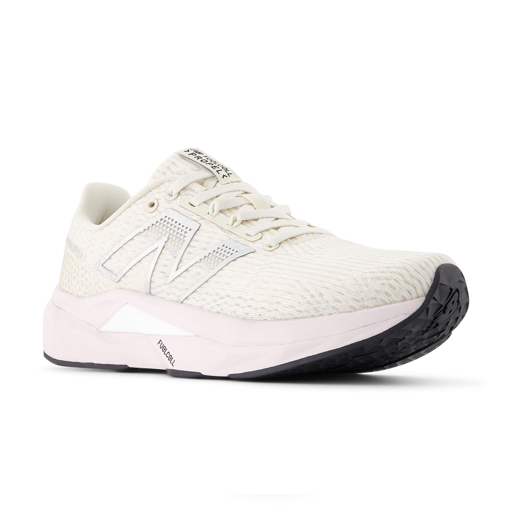 Női futócipő New Balance FuelCell Propel v5 WFCPRCS5 – bézs