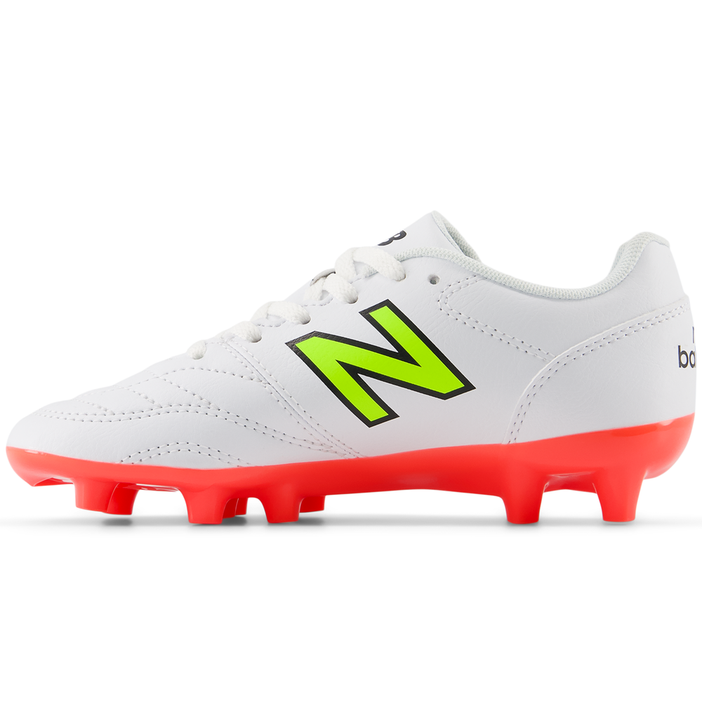 Gyermek focicipő New Balance 442 ACADEMY JNR FG V2 JS43FIB2 – fehér