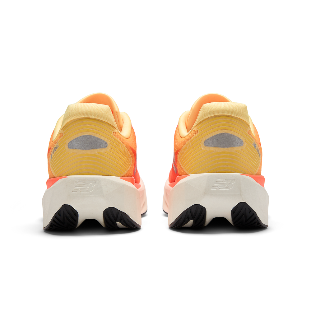Férfi futócipő New Balance FuelCell Rebel v5 MFCX5IM – narancssárga