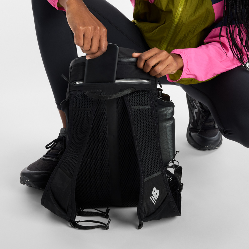 Hátizsák New Balance AC8227UBK – fekete