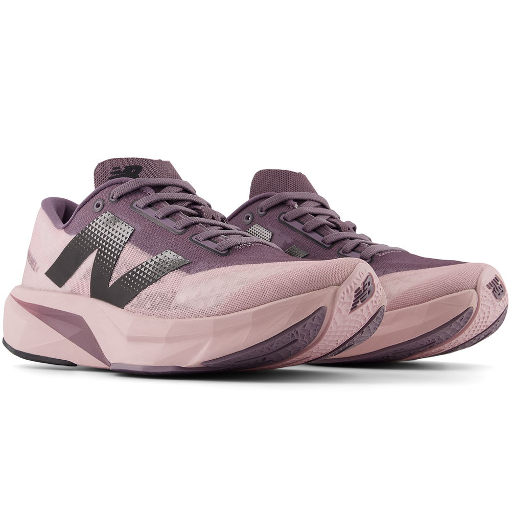 Női futócipő New Balance FuelCell Rebel v4 WFCXCS4 – rózsaszín