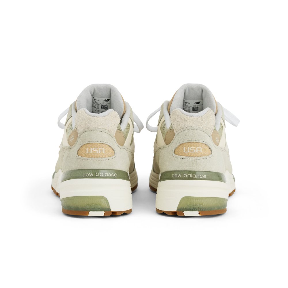 Unisex cipő New Balance U992720 - bézs