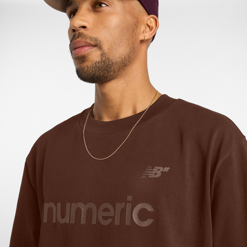 Férfi póló New Balance Numeric MT51955ROK – barna