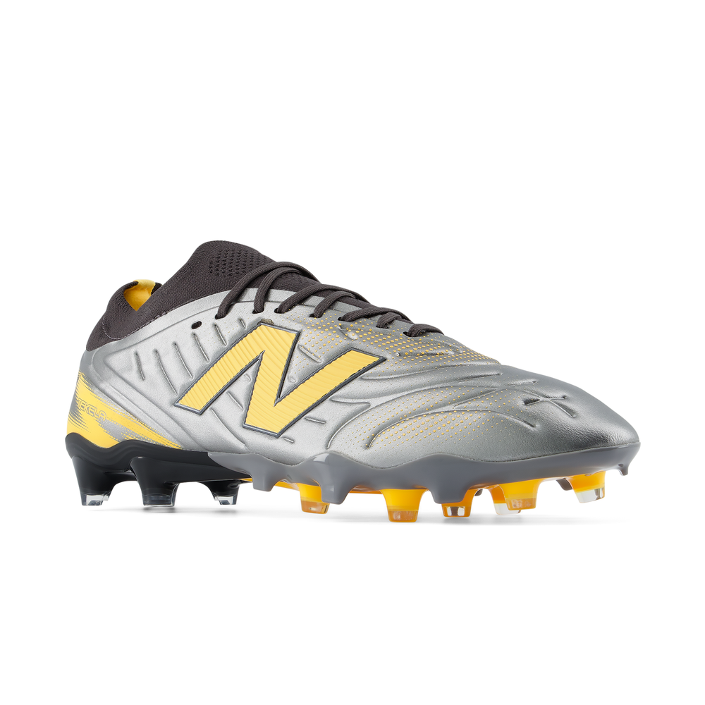 Férfi focicipő New Balance TEKELA PRO FG V5 UT2FL5YS – ezüst