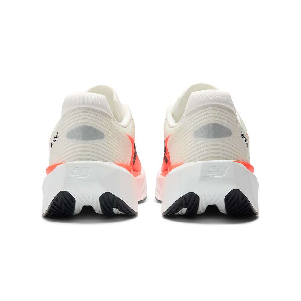 Férfi futócipő New Balance FuelCell Rebel v5 MFCXLV5 – narancssárga