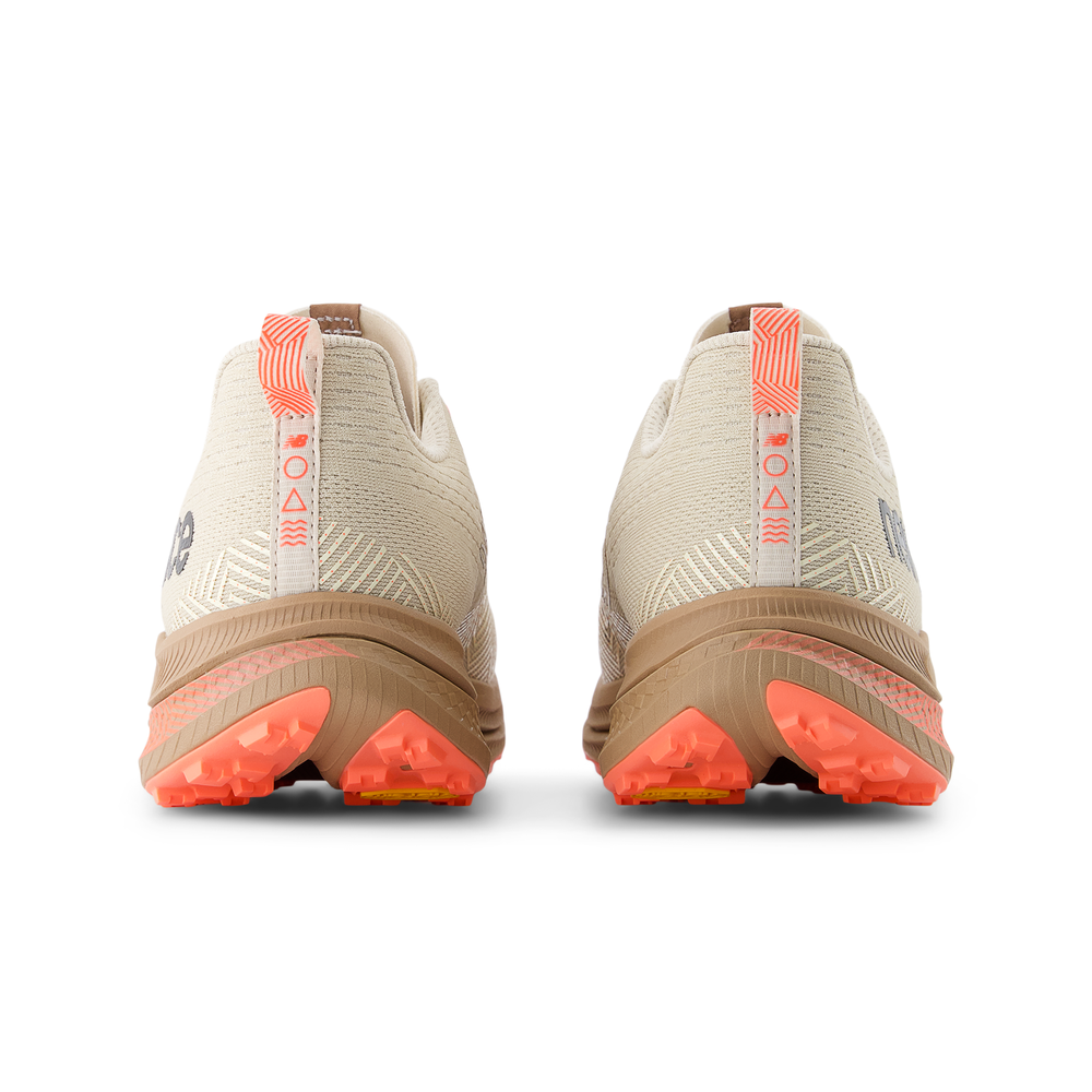 Férfi futócipő New Balance FuelCell SuperComp Trail MTTRXUR1 – bézs