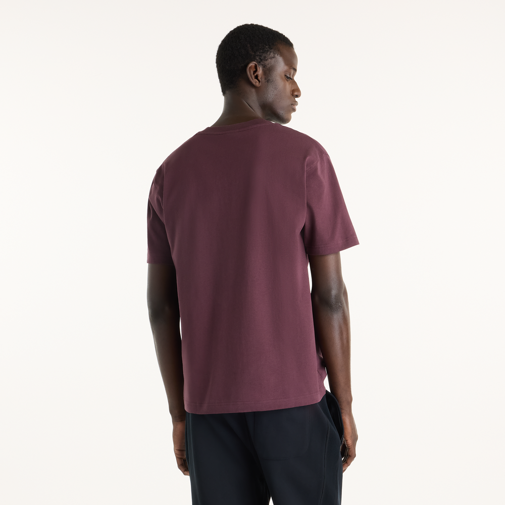 Férfi póló New Balance Athletics Premium Relaxed Chest Logo – bordó