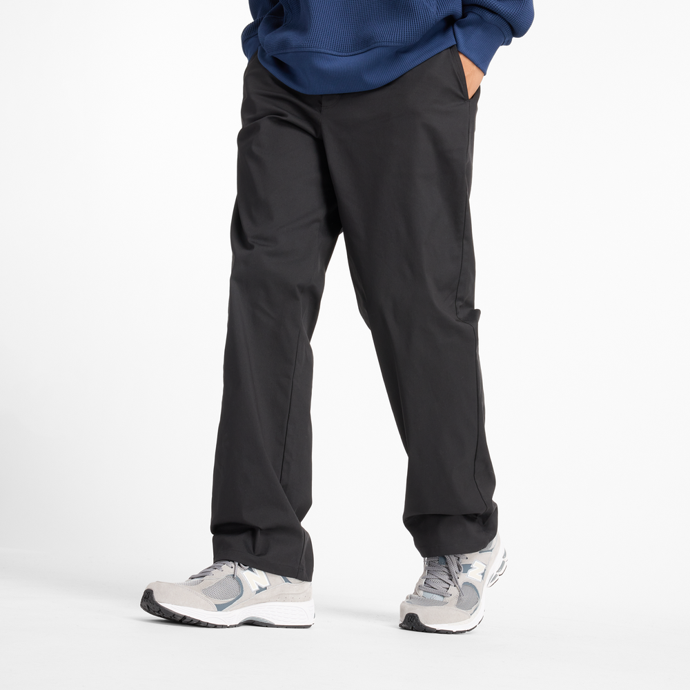 Férfi nadrág New Balance MP43560BK – fekete