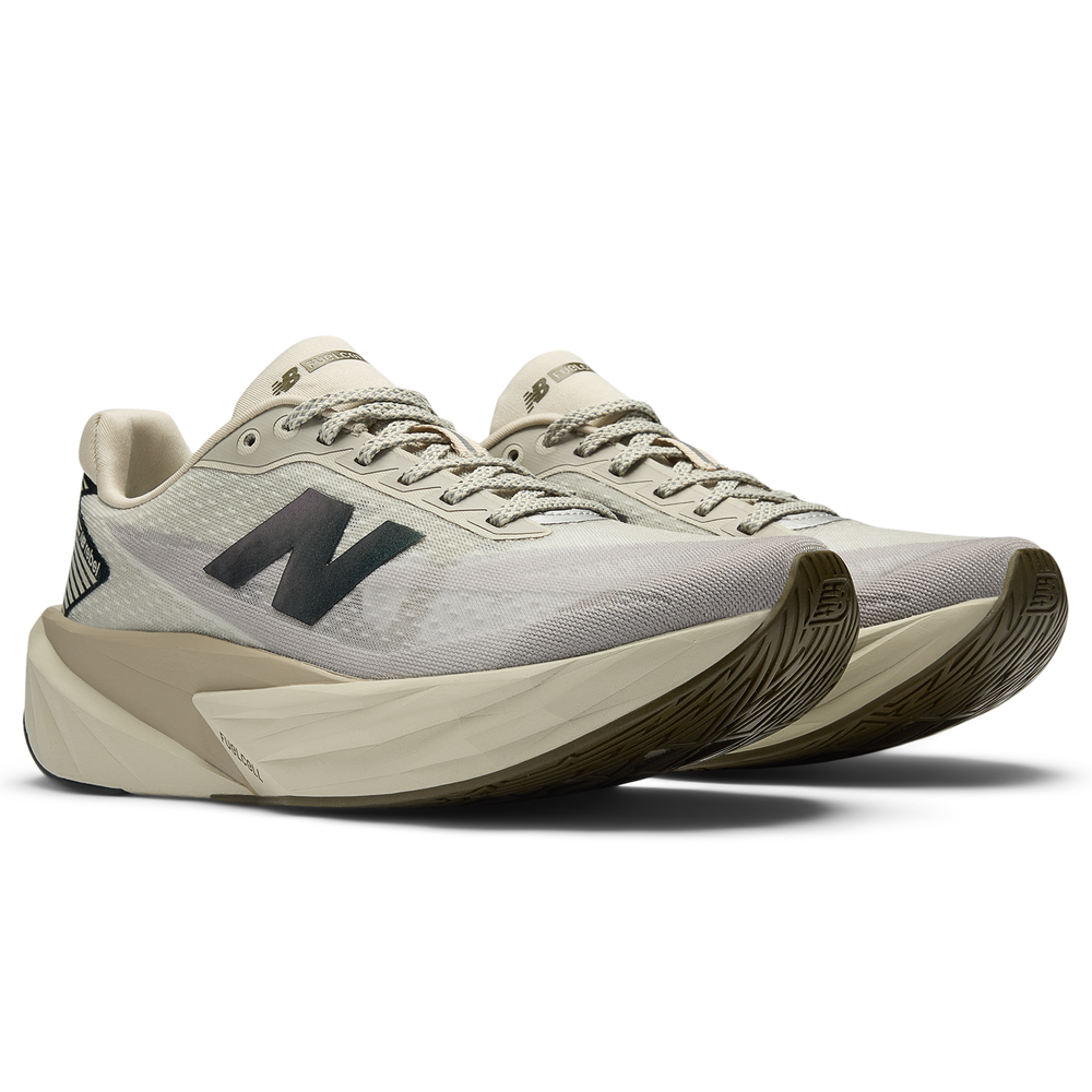 Női futócipő New Balance FuelCell Rebel v5 WFCXPB5 – bézs