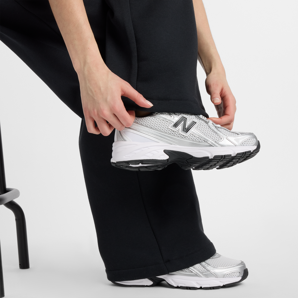 Női nadrág New Balance WP51954BK – fekete