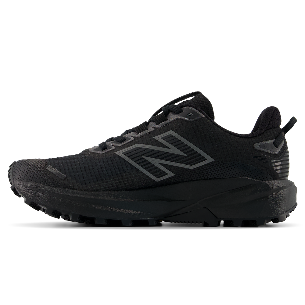 Női futócipő New Balance FuelCell Rebel Rebel Trail WRBT5CX – fekete