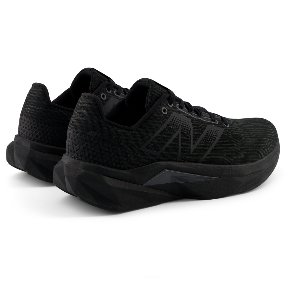 Férfi futócipő New Balance FuelCell Propel v5 MFCPRLK5 – fekete