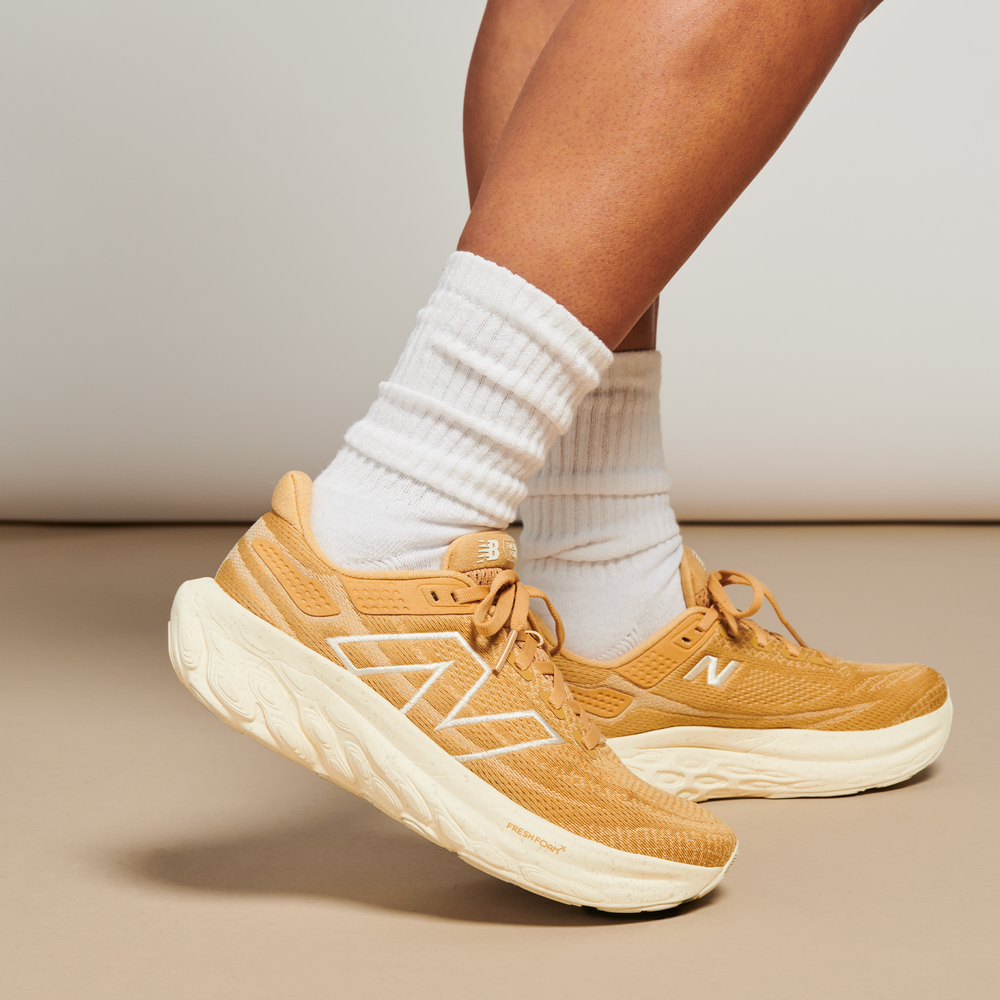 Női futócipő New Balance Fresh Foam 1080 v13 W1080N13 – barna