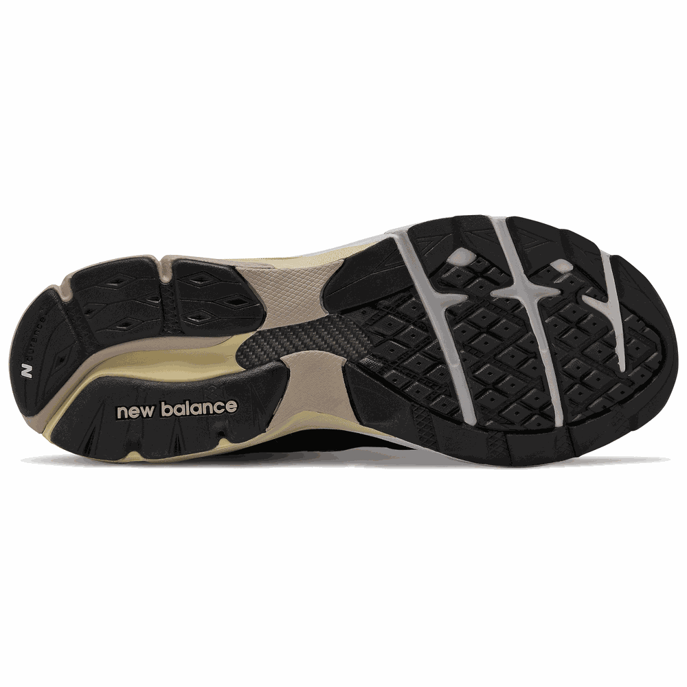 New Balance M990CP3