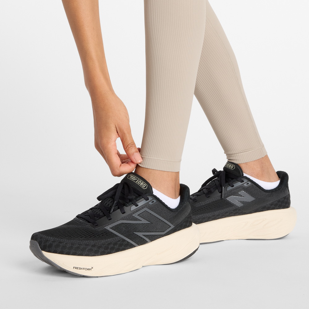 Női leggings New Balance WP53152ADS – bézs