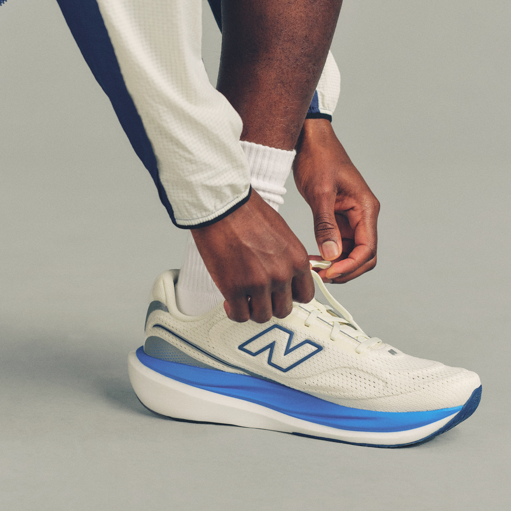 Férfi futócipő New Balance Infinion 1080 v15 M10808E0 – bézs