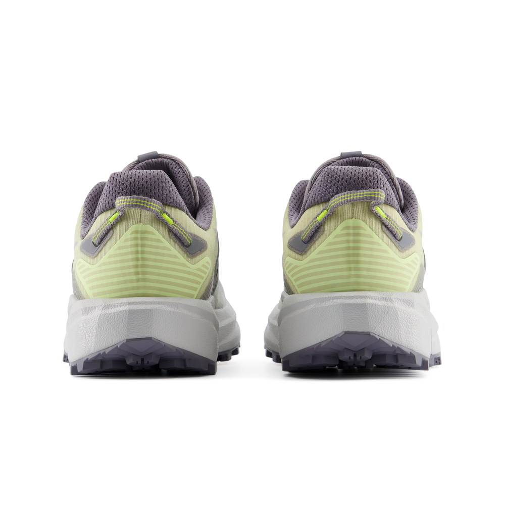 Női futócipő New Balance FuelCell Rebel Rebel Trail WRBT675 – szürke