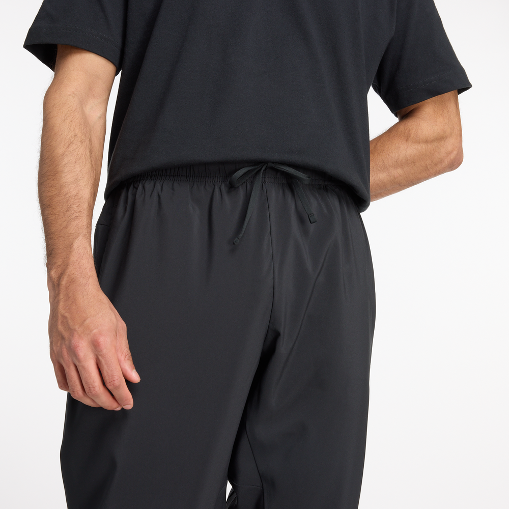 Férfi nadrág New Balance MP41011BK – fekete