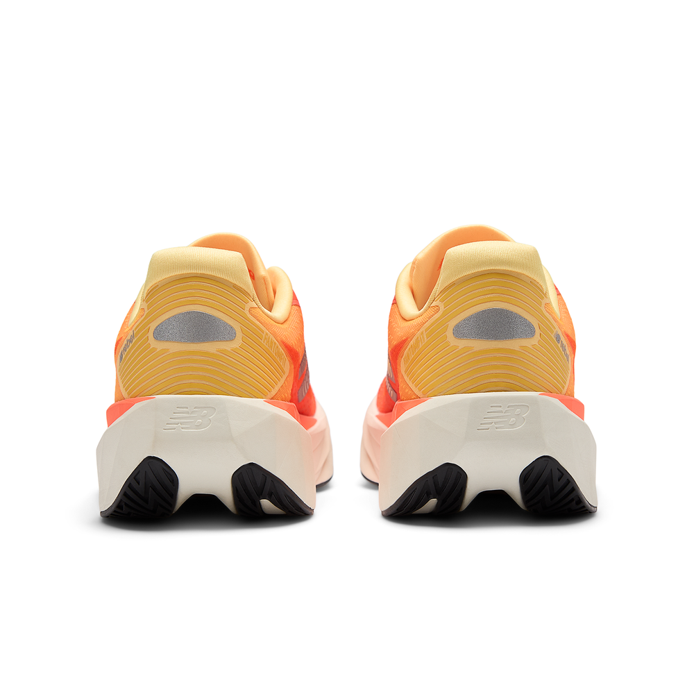 Női futócipő New Balance FuelCell Rebel v5 WFCX92I – narancssárga