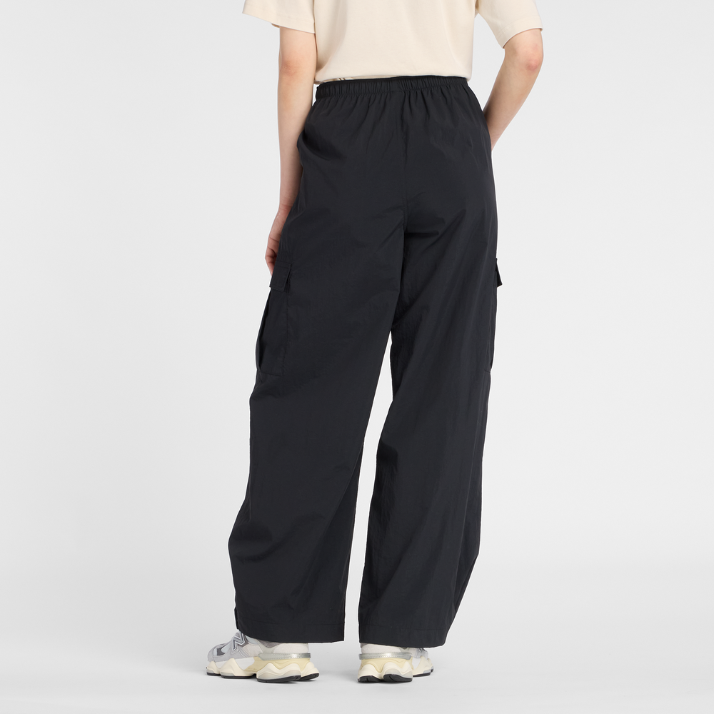 Női nadrág New Balance Cargo – fekete
