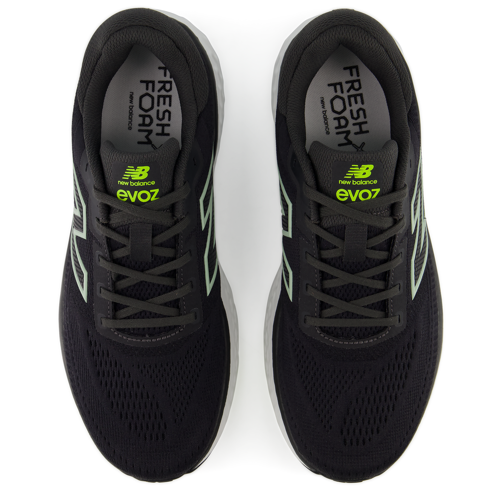 Férfi futócipő New Balance Fresh Foam Evoz v4 MEVOZ549 – fekete