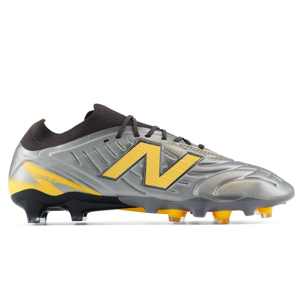 Férfi focicipő New Balance TEKELA PRO FG V5 UT2FL5YS – ezüst