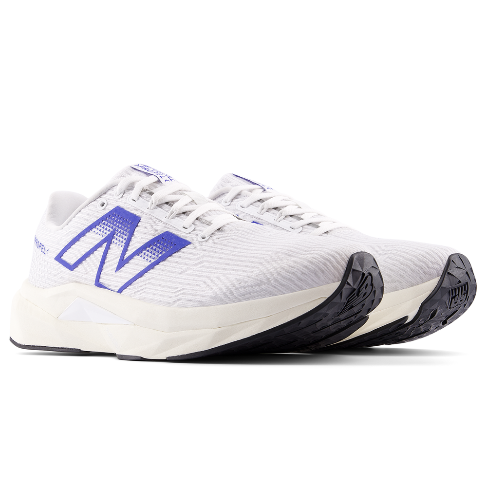 Férfi futócipő New Balance FuelCell Propel v5 MFCPRCZ5 – fehér
